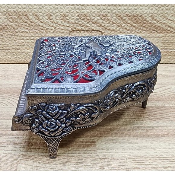 Vintage Music trinket Piano box by Ormolu wind up 4 x 3 1/2” - Picture 2 of 10